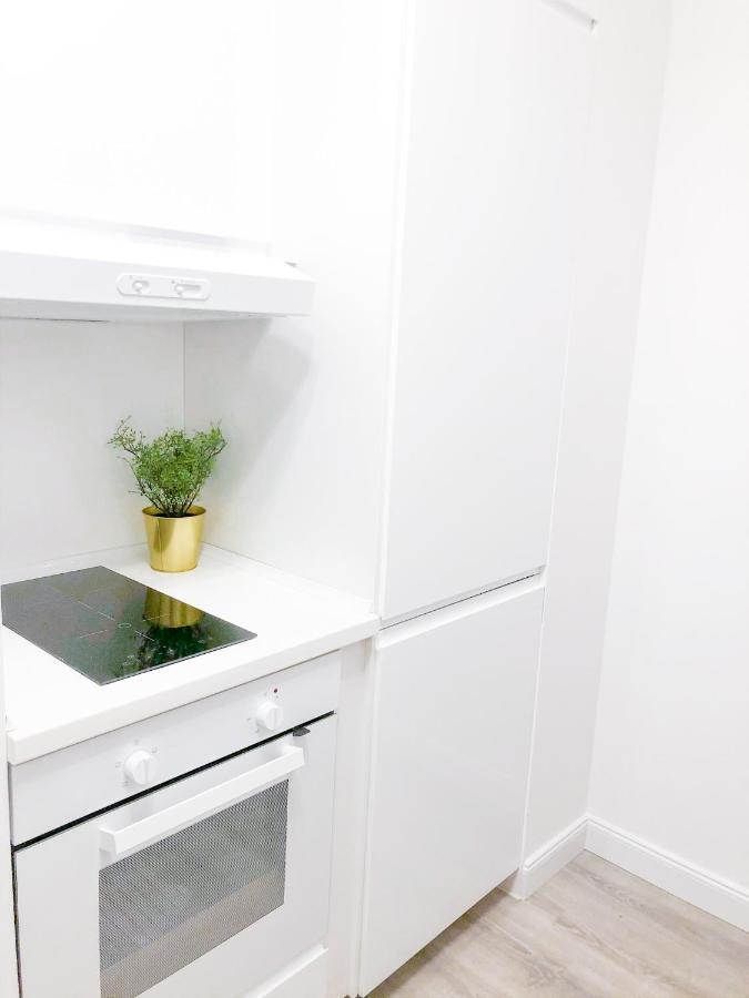 Appartement Metro, Apartament 3 Pokoje Z Ogrodkiem 80M2 à Varsovie Extérieur photo