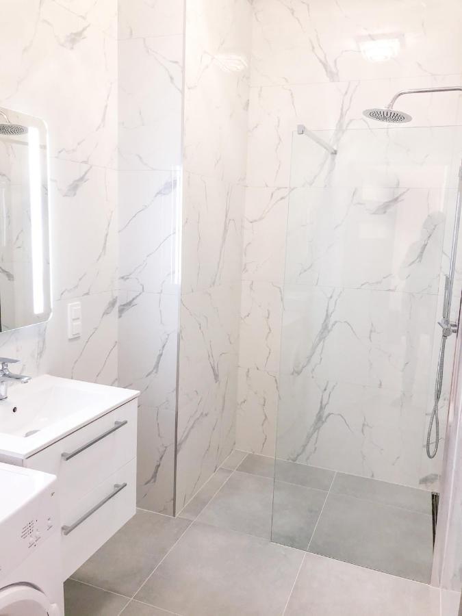 Appartement Metro, Apartament 3 Pokoje Z Ogrodkiem 80M2 à Varsovie Extérieur photo