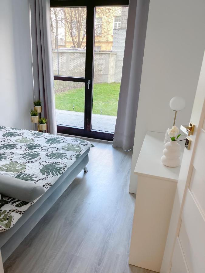 Appartement Metro, Apartament 3 Pokoje Z Ogrodkiem 80M2 à Varsovie Extérieur photo