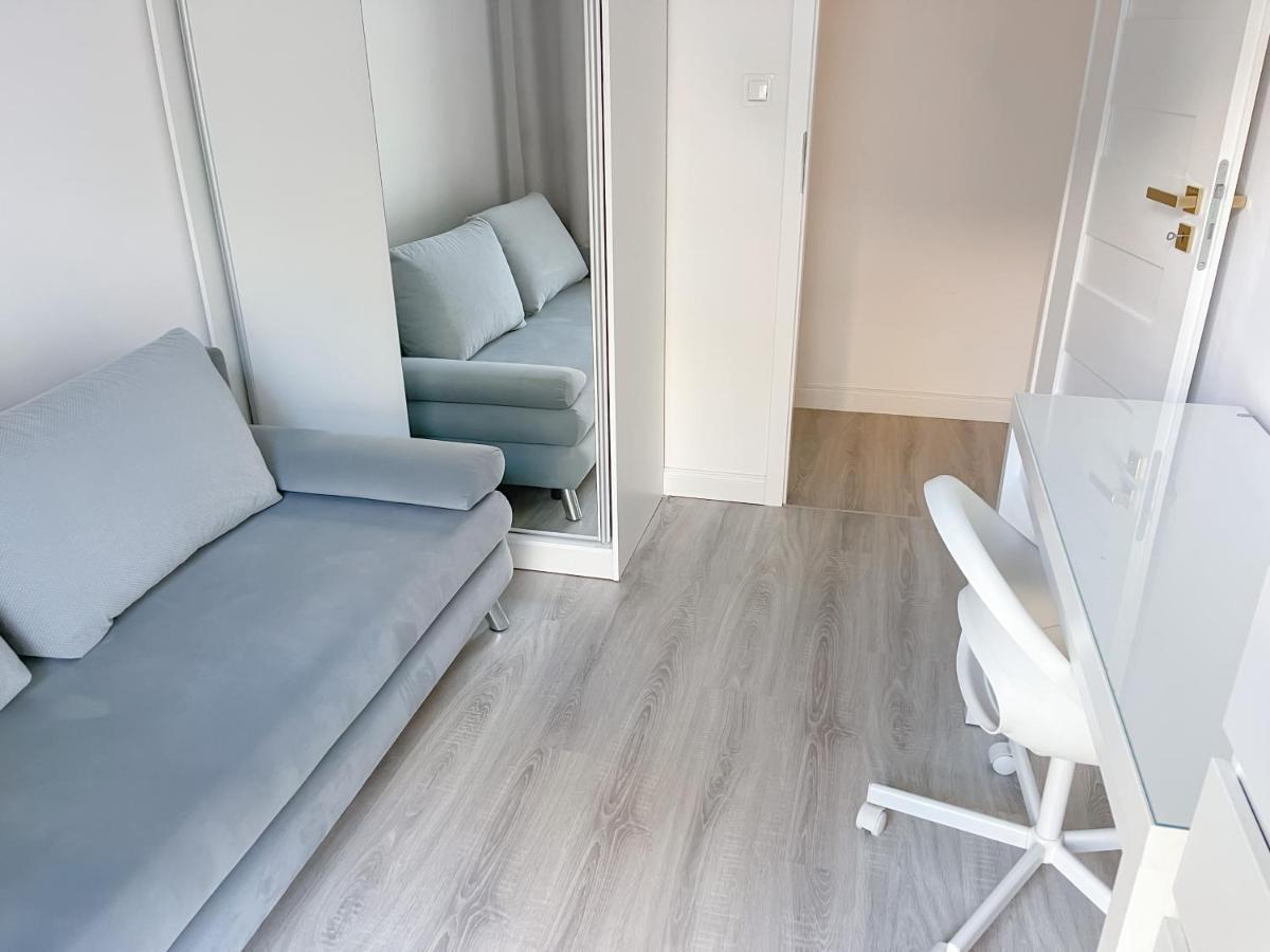 Appartement Metro, Apartament 3 Pokoje Z Ogrodkiem 80M2 à Varsovie Extérieur photo