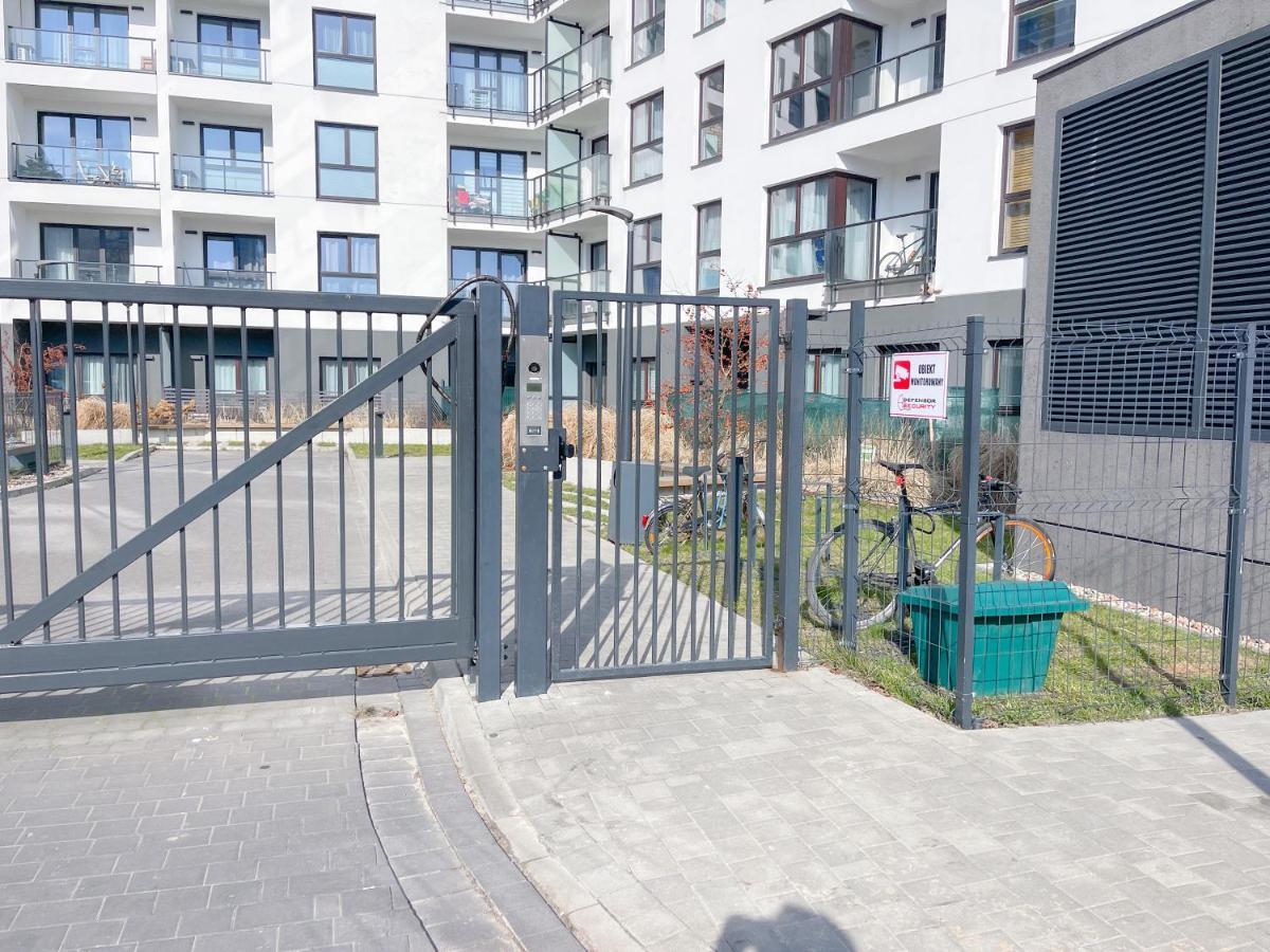 Appartement Metro, Apartament 3 Pokoje Z Ogrodkiem 80M2 à Varsovie Extérieur photo